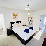 Askew Road Two Bedroom Flat