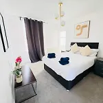 Askew Road Two Bedroom Flat