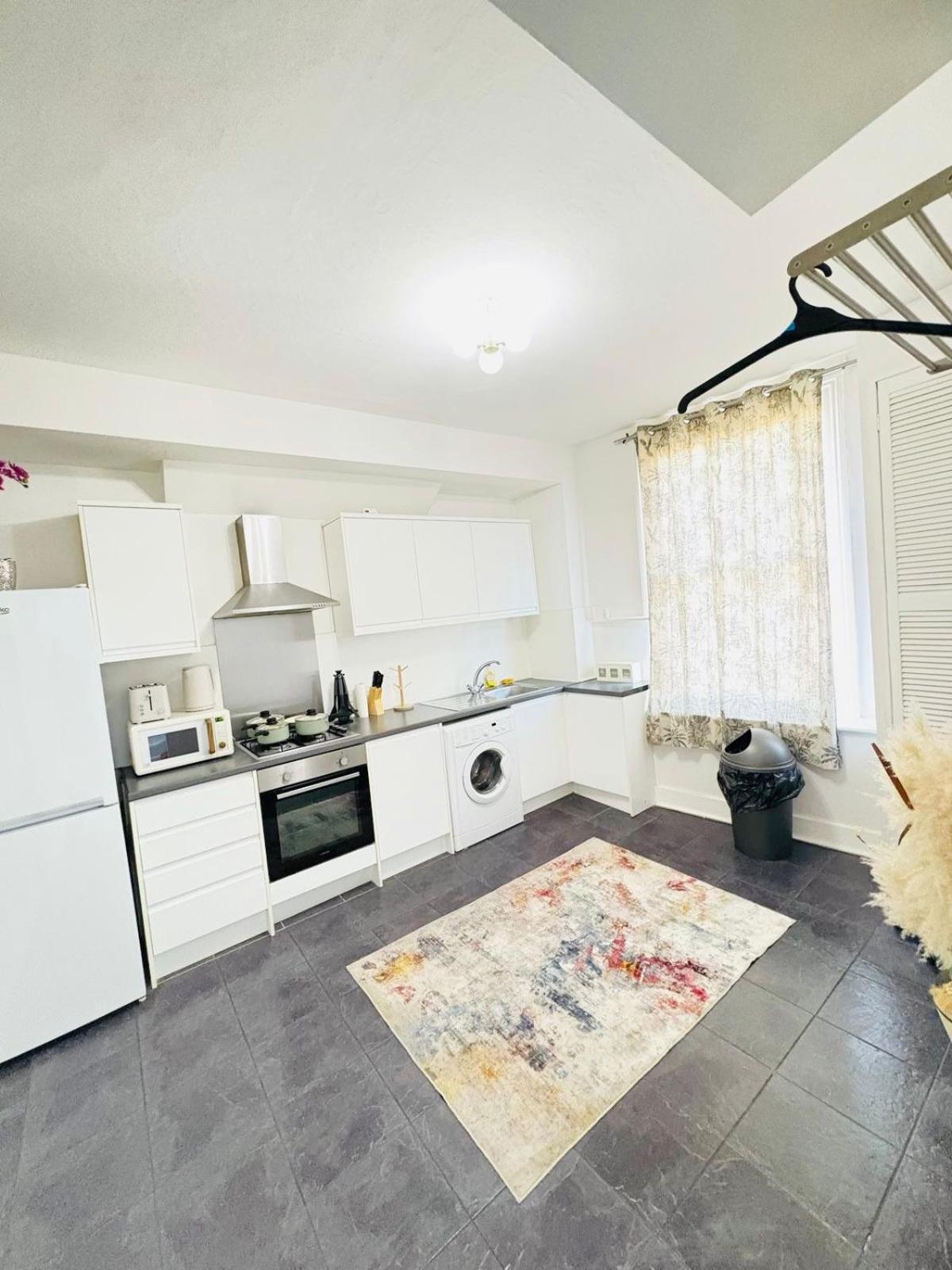 Appartement Askew Road Two Bedroom Flat Londres