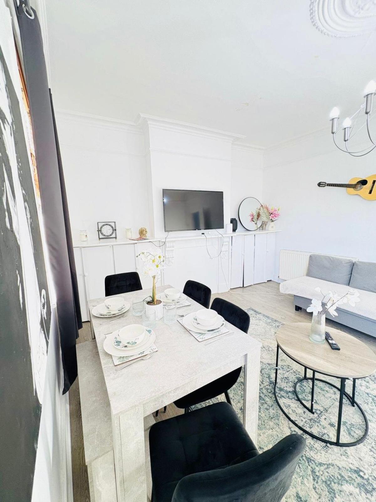 Askew Road Two Bedroom Flat Appartement Londres