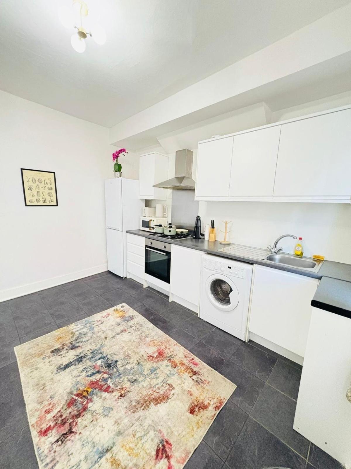 Apartamento Askew Road Two Bedroom Flat