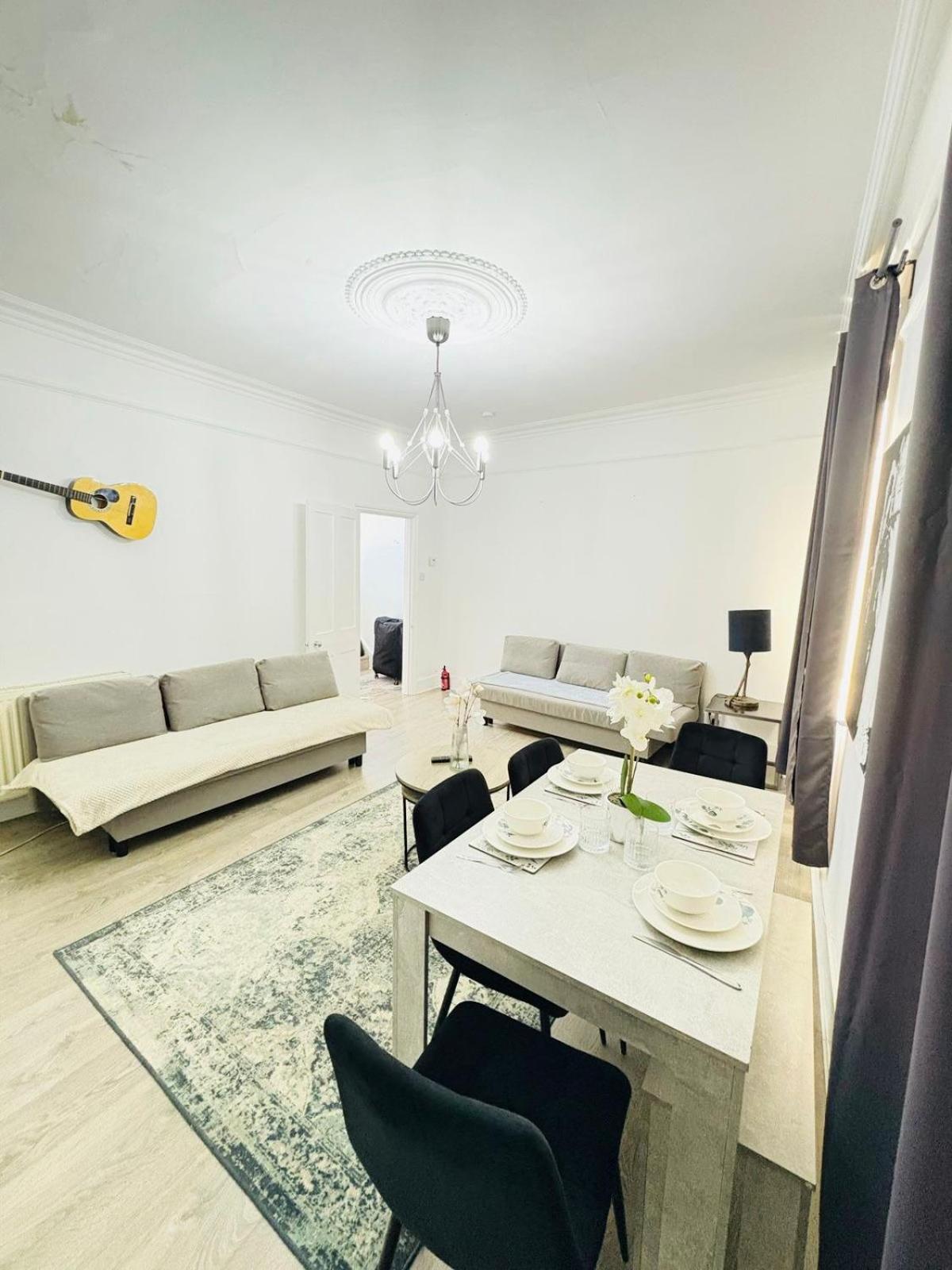 Appartement Askew Road Two Bedroom Flat *
